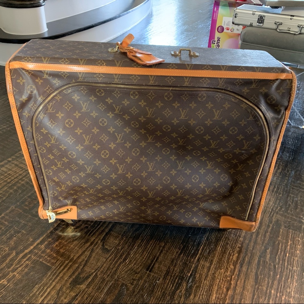 Vintage 1980s Louis Vuitton Suitcase w/Wheels ✅ AUTHENTICATED BY POSHMARK✅ - Picture 2 of 12